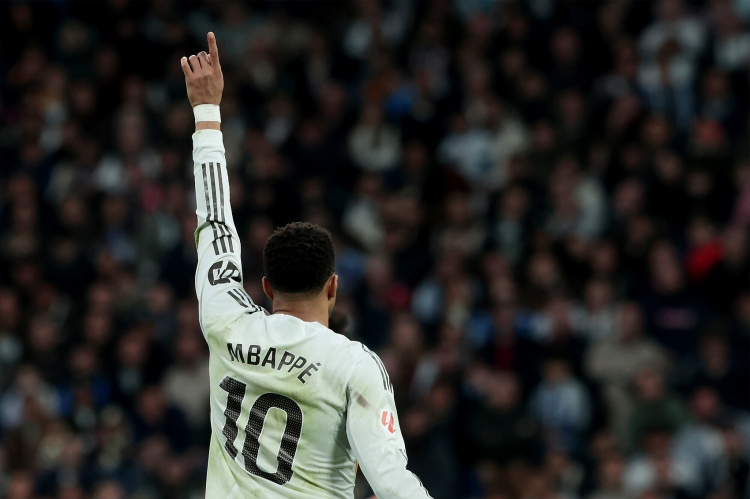 kaiyun-三足鼎立！欧洲金靴：凯恩、姆总同积44分，哈兰德40分第3